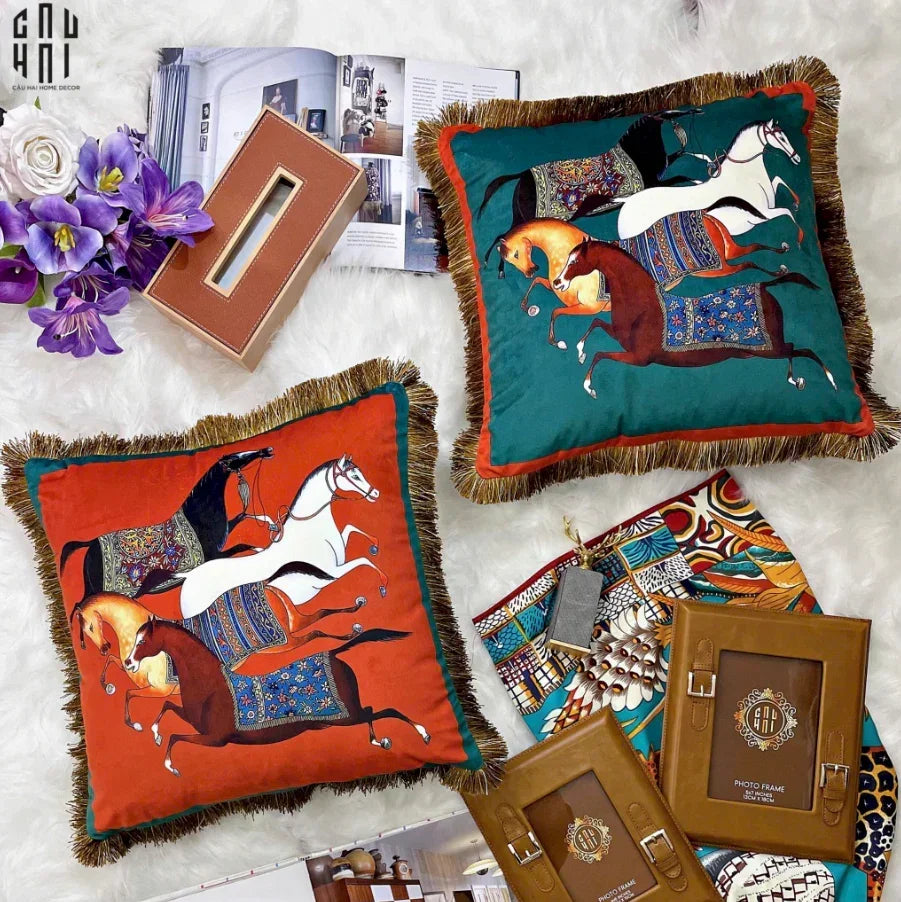 VỎ GỐI RUNNING STEED 45. - JADE-CẬU HAI HOME DECOR