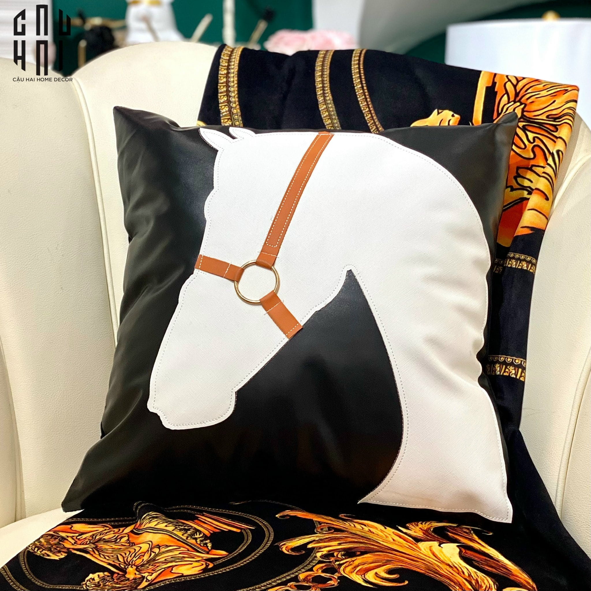 VỎ GỐI DA ÉQUESTRE BLANC SUR NOIR 40 UP-CẬU HAI HOME DECOR