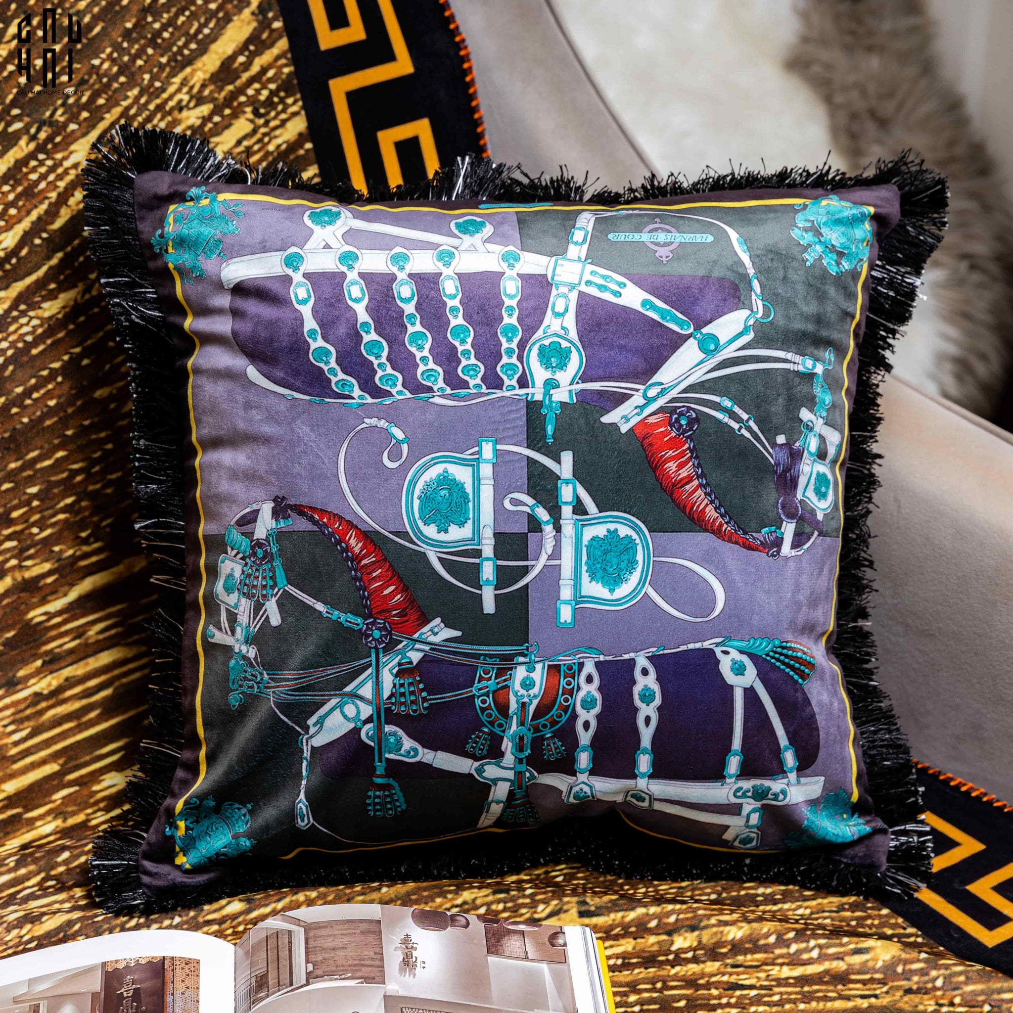 VỎ GỐI NHUNG PHANTOM CAVALIER 45.-CẬU HAI HOME DECOR