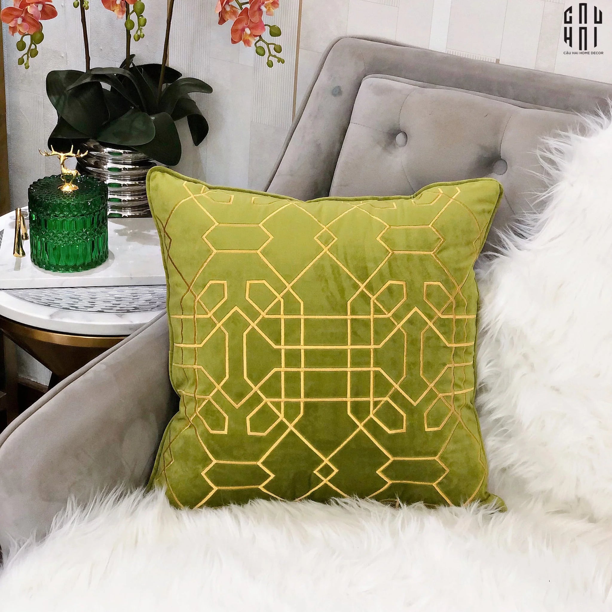 VỎ GỐI SOFA NHUNG GATSBY - VERDANT GOLD 45.-CẬU HAI HOME DECOR
