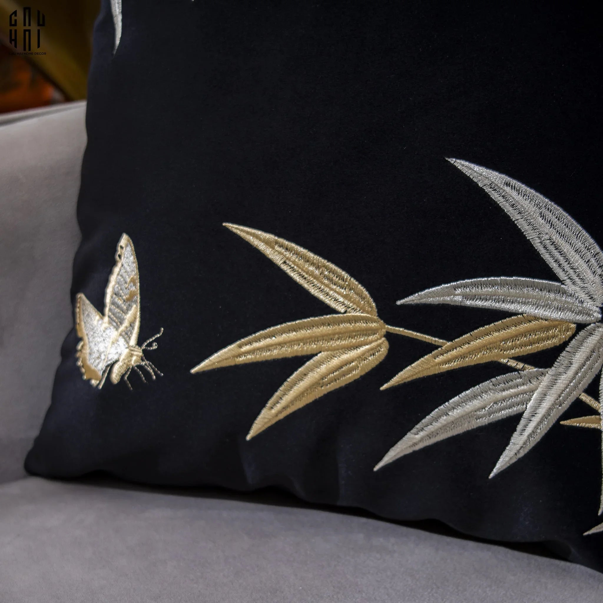 VỎ GỐI SOFA NHUNG GOLDEN BAMBOO PAPILLON 45 SS25-CẬU HAI HOME DECOR