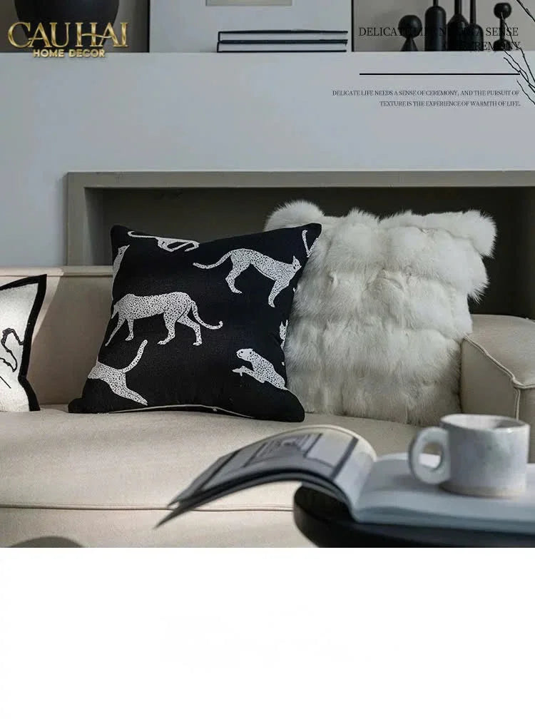Vỏ Gối Sofa Sợi Vải Canvas Panthera 45.-CẬU HAI HOME DECOR