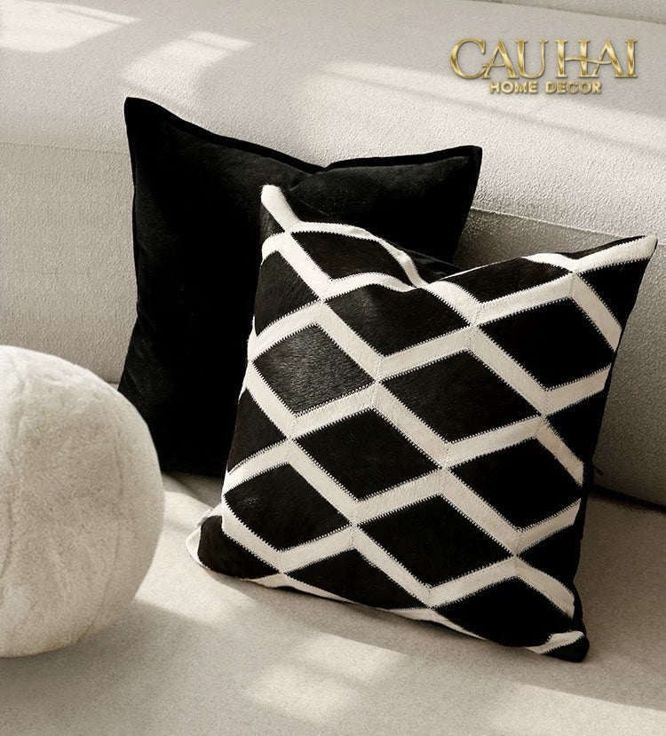 HOME COUTURE - VỎ GỐI DA LIGNES DE LOSANGES EN CUIR NOIR 50 - CẬU HAI HOME DECOR