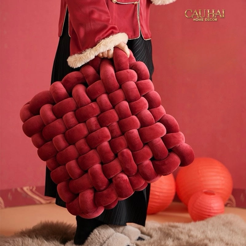 FÊTES COUTURE - GỐI ĐAN SWEET BURGUNDY BISCUITS - CẬU HAI HOME DECOR