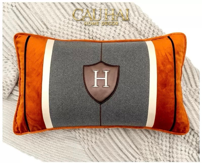 GỐI NHUNG TERRA HERITAGE H CREST 30X50 - CẬU HAI HOME DECOR