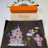 HOME COUTURE - TẤM LÓT LOUIS VIVIENNE IN WONDERLAND TABLE MAT 40X60 - CẬU HAI HOME DECOR