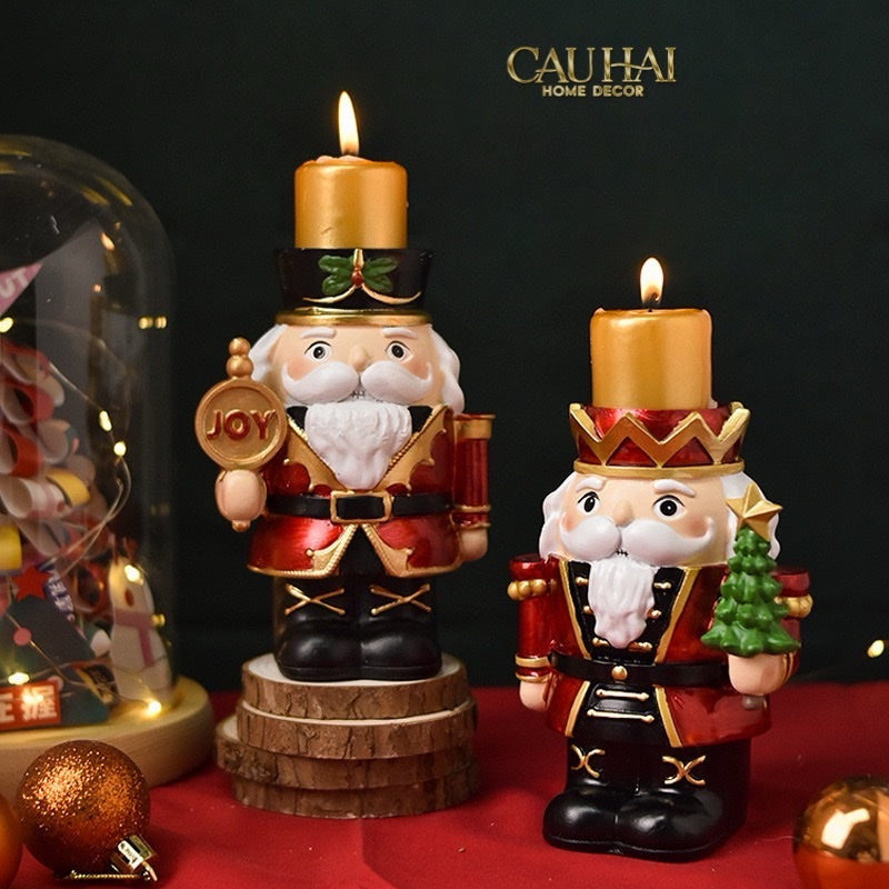 FÊTES COUTURE - SET 2 ĐẾ NẾN PETIT NUTCRACKER JOYFUL CANDLE HOLDERS - CẬU HAI HOME DECOR
