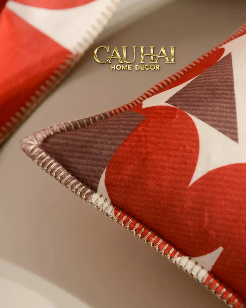 VỎ GỐI NHUNG COUSSIN ÉQUESTRE MÉDAILLON 45 - ROUGE FAUVE - CẬU HAI HOME DECOR