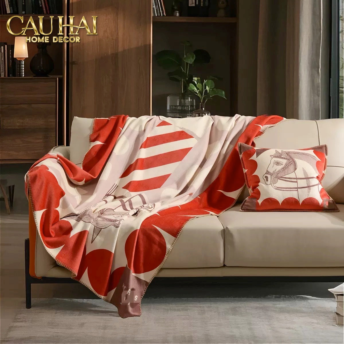 VỎ GỐI NHUNG COUSSIN ÉQUESTRE MÉDAILLON 45 - ROUGE FAUVE - CẬU HAI HOME DECOR