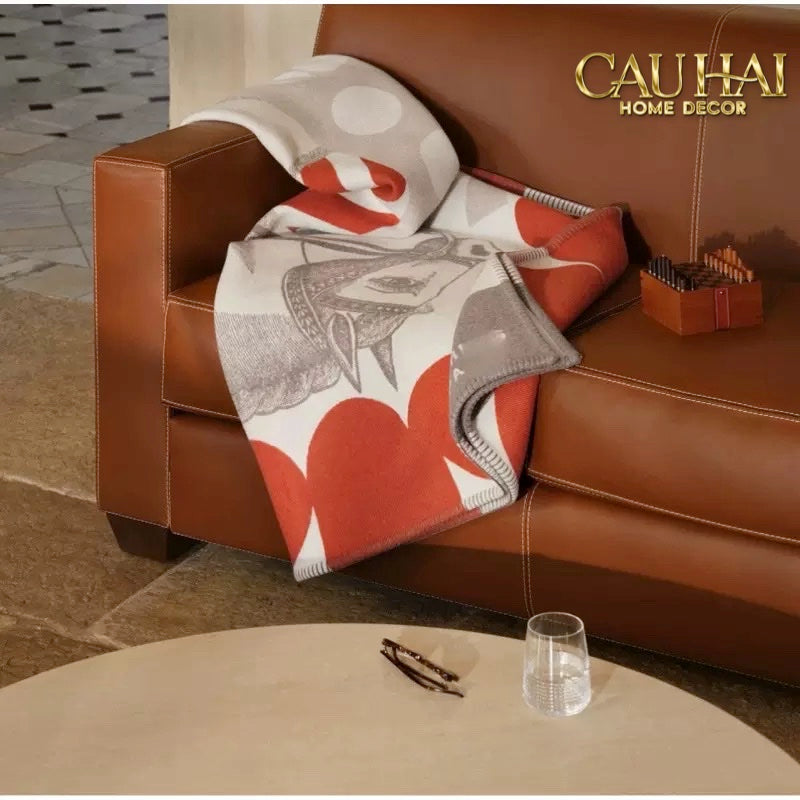 VỎ GỐI NHUNG COUSSIN ÉQUESTRE MÉDAILLON 45 - ROUGE FAUVE - CẬU HAI HOME DECOR