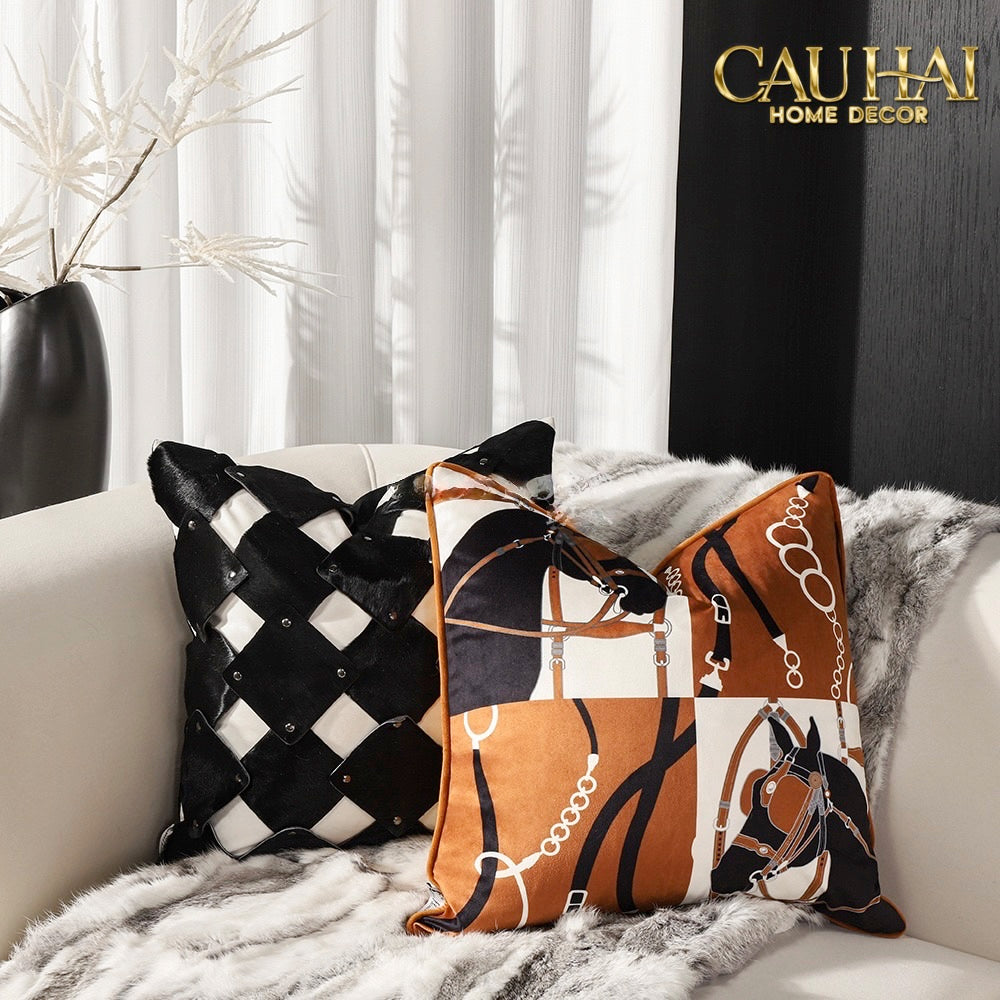 Vỏ Gối Nhung Triptyque Équestre Moderne Cognac 45